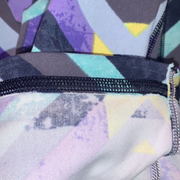 Victoria’s Secret Knockout High Waist Blue Multicolor Chevron Print Leggings - Picture 7 of 9